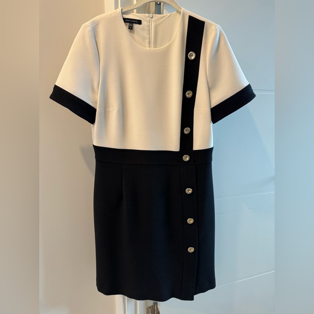 Judith & Charles Button-Detail Dress
